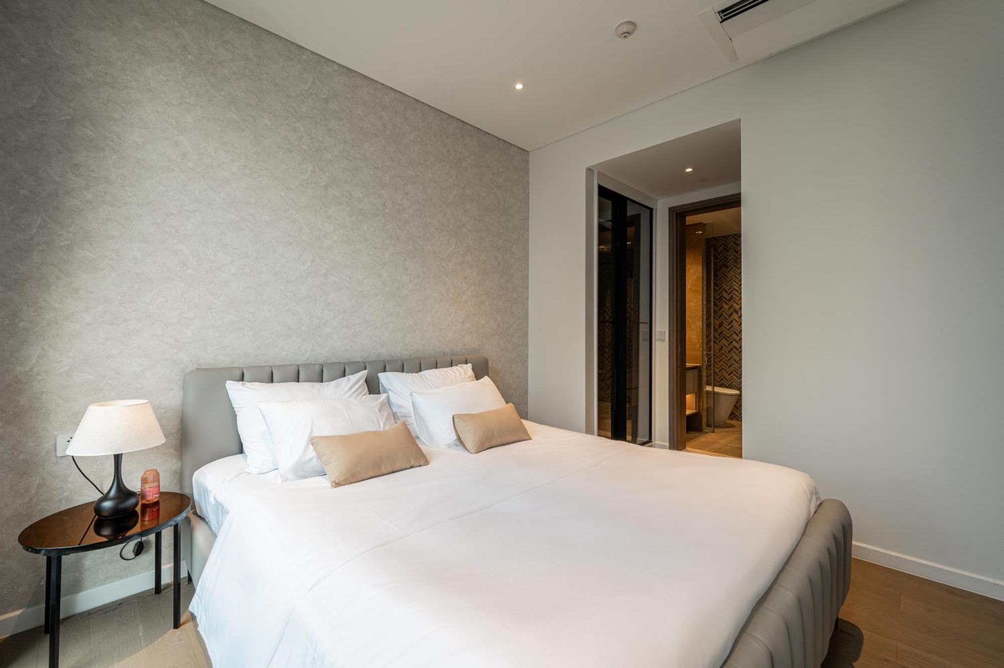 The Metropole Opera Residence By Kaystay Ho Chi Minh City Bagian luar foto